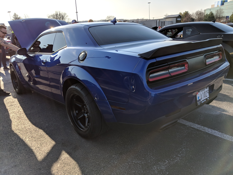 New for 2018 Indigo blue. The angle doesn’t do it justice, but the crowd around the front of this Demon made getting a decent pic difficult.